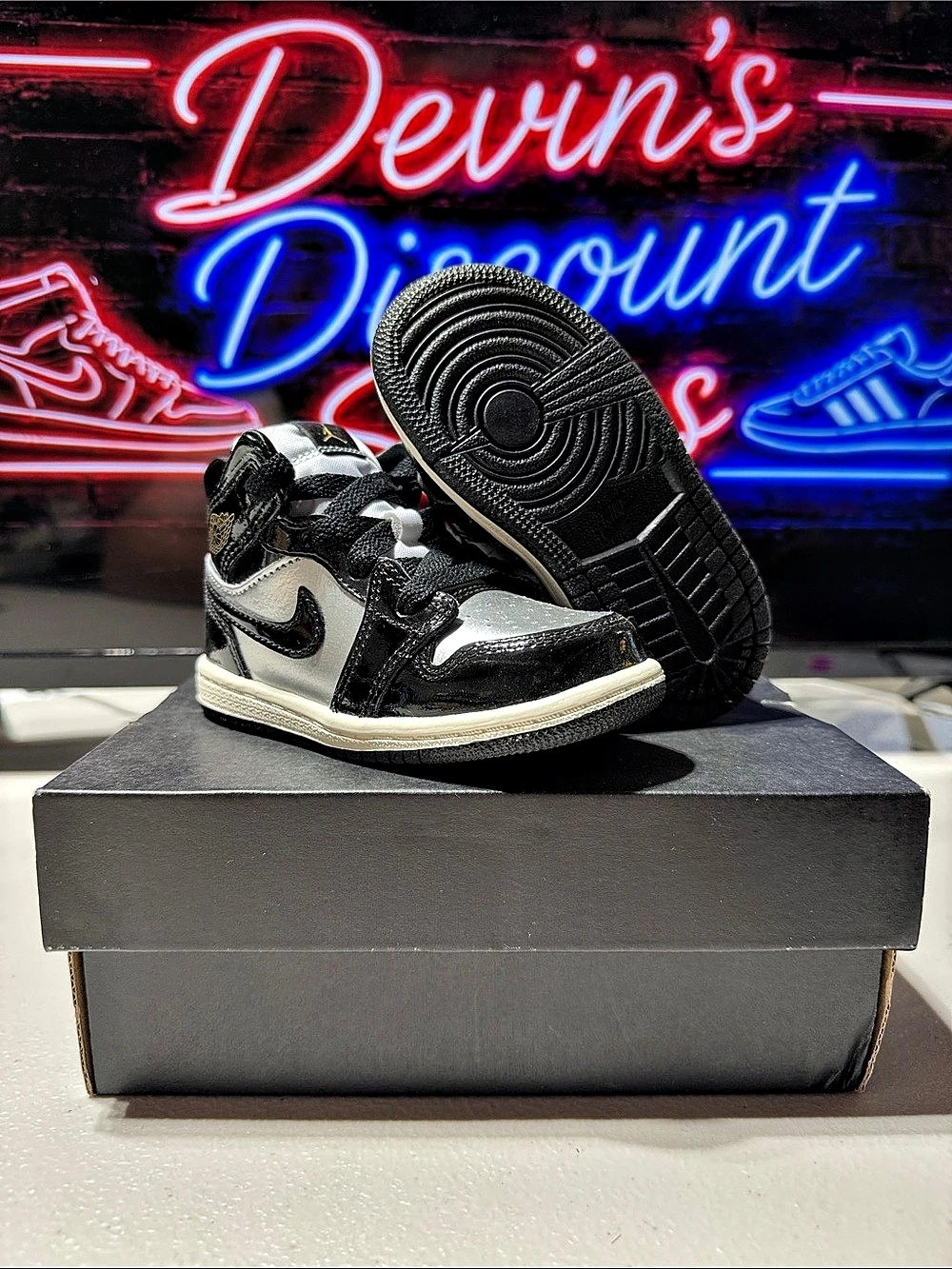 Jordan Air Jordan 1 Retro High OG TD 'Metallic Gold' Sneakers